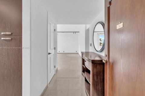 Снять в аренду кондоминиум в Авентура, Флорида 3 спальни, 220.27м2, № 1939257 - фото 21