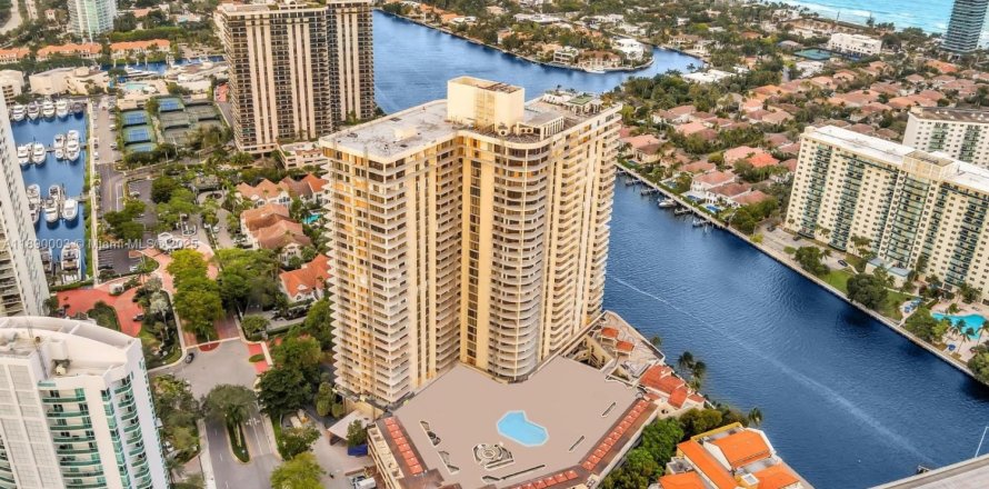 Кондоминиум с 3 спальнями в Авентура, Флорида № 1939257