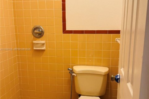 Copropriété à louer à Miami, Floride: 2 chambres, 75.44 m2 № 1997543 - photo 27