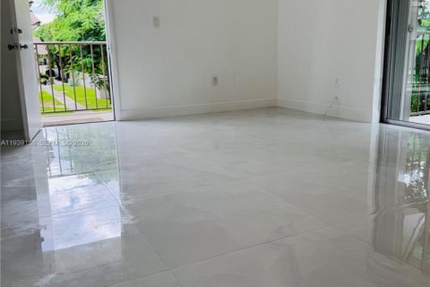 Copropriété à louer à Miami, Floride: 2 chambres, 75.44 m2 № 1997543 - photo 11