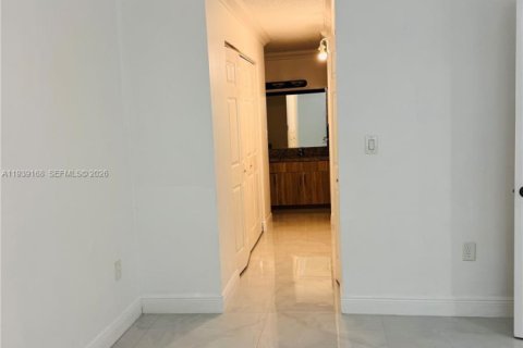 Copropriété à louer à Miami, Floride: 2 chambres, 75.44 m2 № 1997543 - photo 29