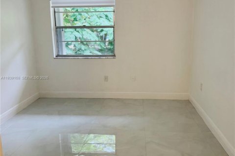 Copropriété à louer à Miami, Floride: 2 chambres, 75.44 m2 № 1997543 - photo 21