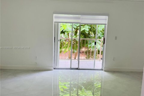 Copropriété à louer à Miami, Floride: 2 chambres, 75.44 m2 № 1997543 - photo 23