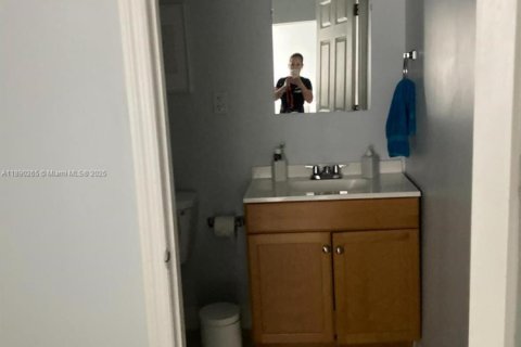 Immobilier commercial à louer à Miami, Floride: 18.58 m2 № 1946852 - photo 4