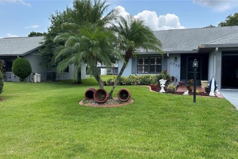 Duplex in Avon Park, Florida 2 bedrooms, 125.88 sq.m. № 1750895 - photo 2