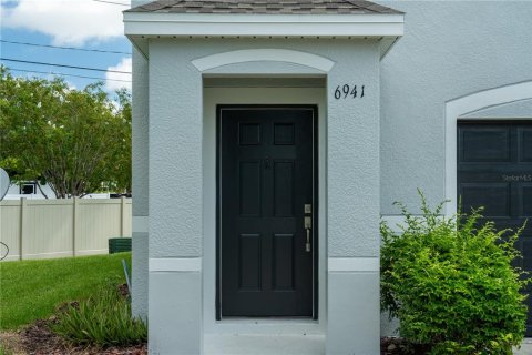 Adosado en alquiler en Pinellas Park, Florida, 3 dormitorios, 139.35 m2 № 1904057 - foto 2