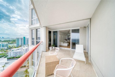 Condominio en alquiler en Miami Beach, Florida, 2 dormitorios, 110.55 m2 № 1825724 - foto 26
