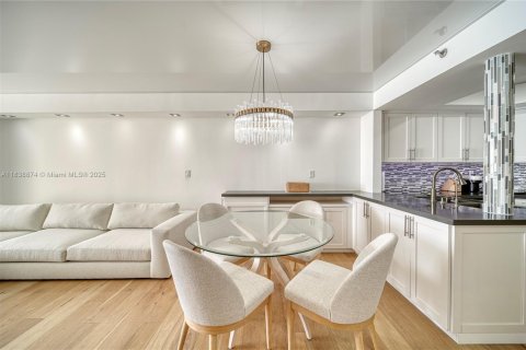 Condominio en alquiler en Miami Beach, Florida, 2 dormitorios, 110.55 m2 № 1825724 - foto 6