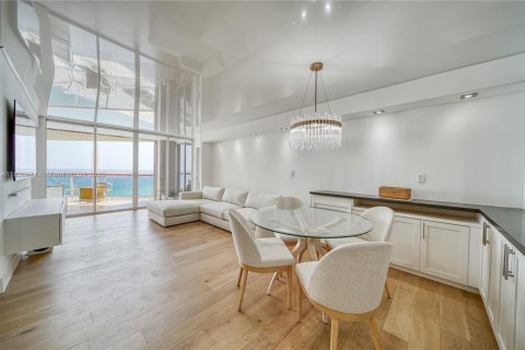 Condominio en alquiler en Miami Beach, Florida, 2 dormitorios, 110.55 m2 № 1825724 - foto 4