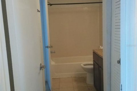 Condo in Orlando, Florida, 2 bedrooms № 2209947 - photo 6