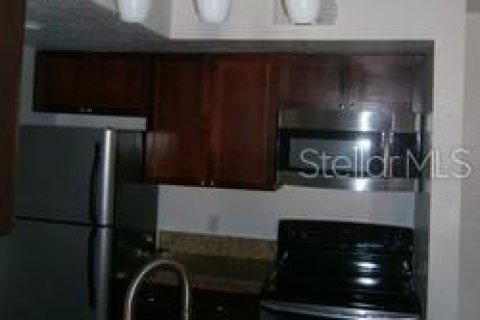 Condo in Orlando, Florida, 2 bedrooms № 2209947 - photo 2