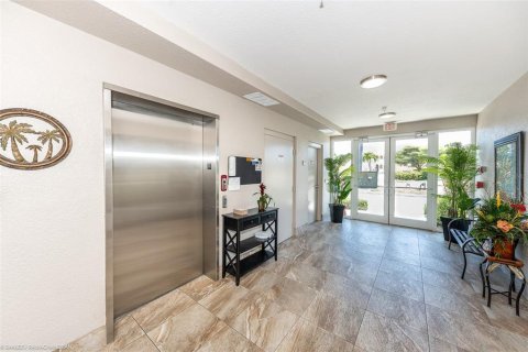 Condominio en alquiler en Punta Gorda, Florida, 2 dormitorios, 128.3 m2 № 1243601 - foto 8