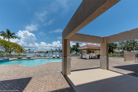 Condominio en alquiler en Punta Gorda, Florida, 2 dormitorios, 128.3 m2 № 1243601 - foto 7