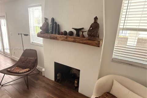 Купить виллу или дом в Майами, Флорида 3 спальни, 108.6м2, № 1976420 - фото 7