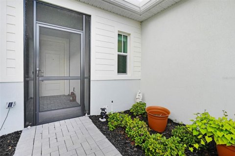House in Palm Bay, Florida 2 bedrooms, 159.23 sq.m. № 1869843 - photo 3