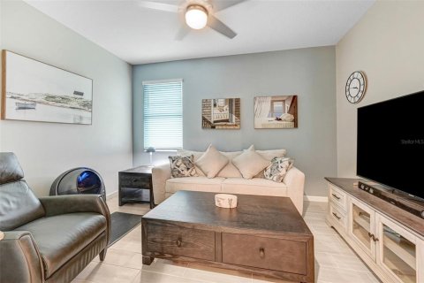House in Palm Bay, Florida 2 bedrooms, 159.23 sq.m. № 1869843 - photo 12