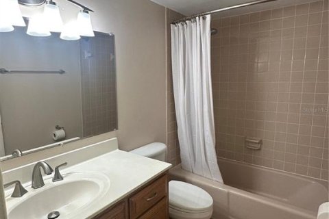 Condo in Daytona Beach, Florida, 2 bedrooms № 2110612 - photo 8
