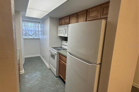 Condo in Daytona Beach, Florida, 2 bedrooms № 2110612 - photo 7
