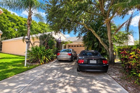 Casa en Plantation, Florida 3 dormitorios, 145.48 m2 № 2382350