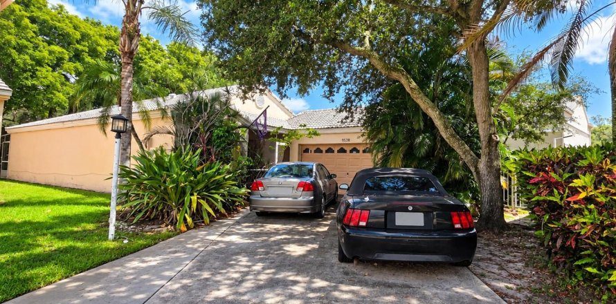 Casa en Plantation, Florida 3 dormitorios, 145.48 m2 № 2382350