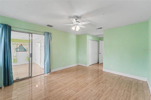 House in Palm Harbor, Florida 2 bedrooms, 79.9 sq.m. № 2230863 - photo 18
