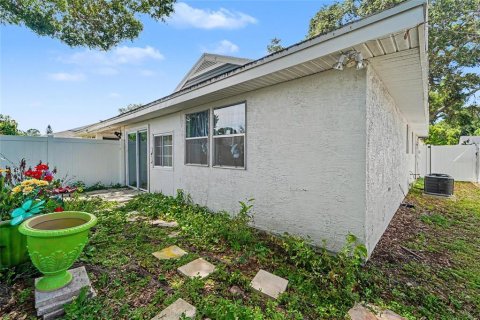 House in Palm Harbor, Florida 2 bedrooms, 79.9 sq.m. № 2230863 - photo 27