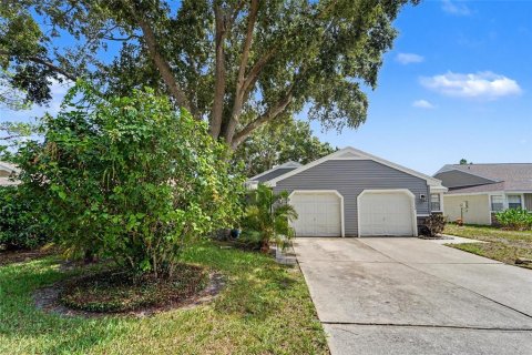 House in Palm Harbor, Florida 2 bedrooms, 79.9 sq.m. № 2230863 - photo 2