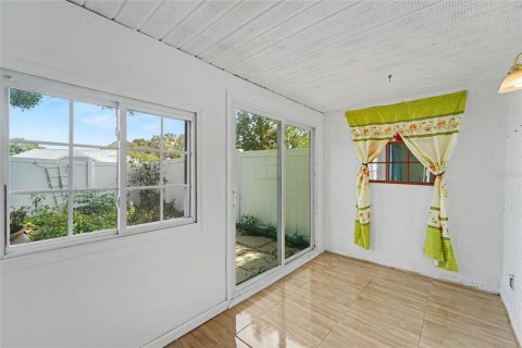 House in Palm Harbor, Florida 2 bedrooms, 79.9 sq.m. № 2230863 - photo 13