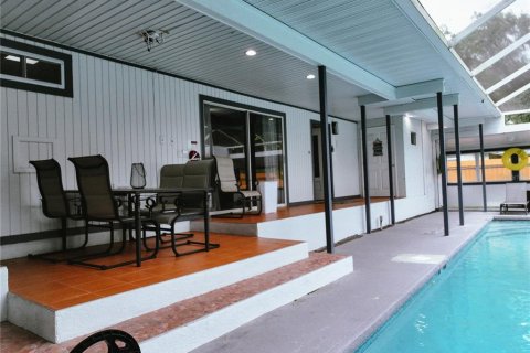 House in Lutz, Florida 3 bedrooms, 128.76 sq.m. № 2324534 - photo 7