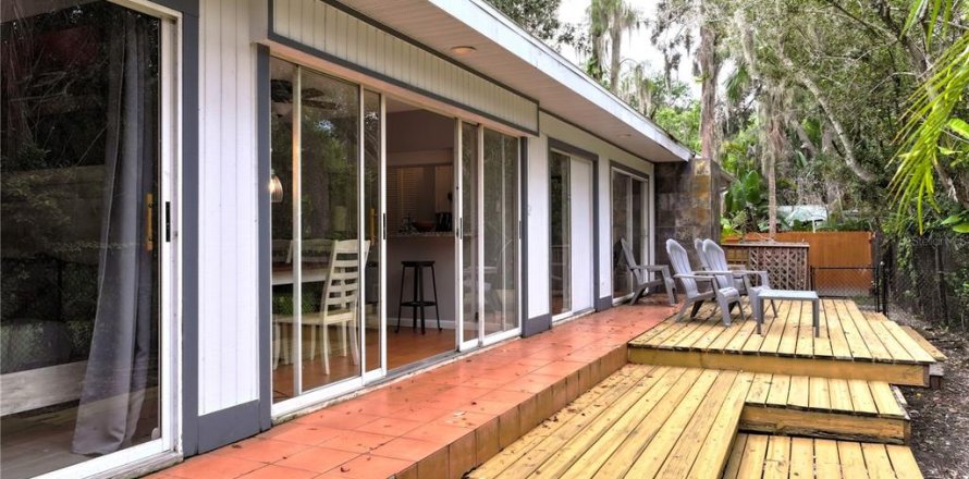 House in Lutz, Florida 3 bedrooms, 128.76 sq.m. № 2324534