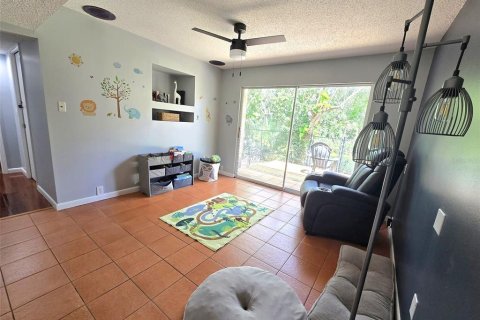 House in Lutz, Florida 3 bedrooms, 128.76 sq.m. № 2324534 - photo 20