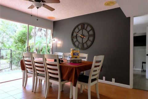 House in Lutz, Florida 3 bedrooms, 128.76 sq.m. № 2324534 - photo 22