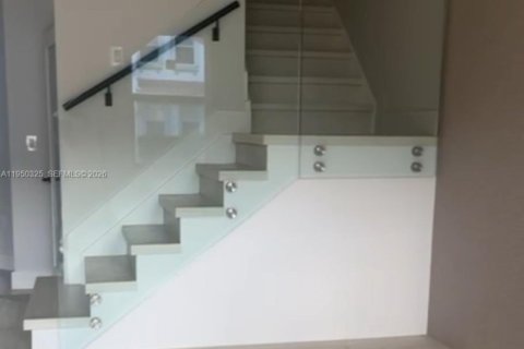 Купить таунхаус в Дорал, Флорида 4 спальни, 175.96м2, № 2008662 - фото 12