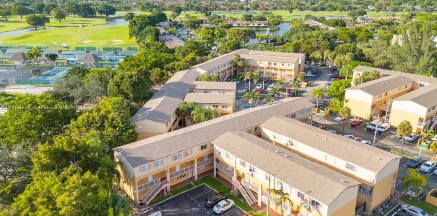 Condo à Miami, Floride, 3 chambres  № 1929862