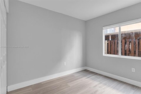 Copropriété à louer à Miami, Floride: 3 chambres, 101.26 m2 № 1929862 - photo 12