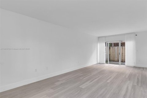 Copropriété à louer à Miami, Floride: 3 chambres, 101.26 m2 № 1929862 - photo 18