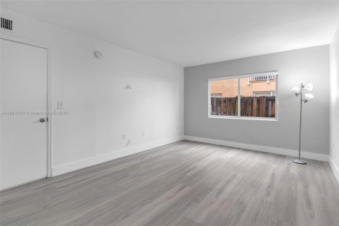 Copropriété à louer à Miami, Floride: 3 chambres, 101.26 m2 № 1929862 - photo 10