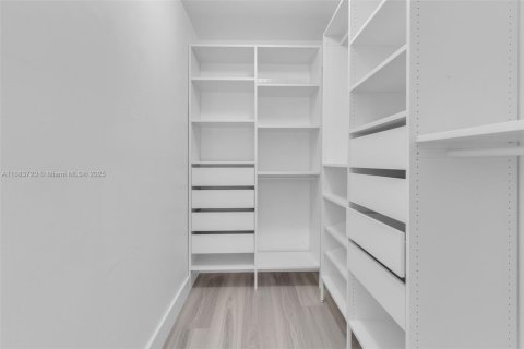 Copropriété à louer à Miami, Floride: 3 chambres, 101.26 m2 № 1929862 - photo 11