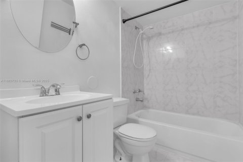 Copropriété à louer à Miami, Floride: 3 chambres, 101.26 m2 № 1929862 - photo 14
