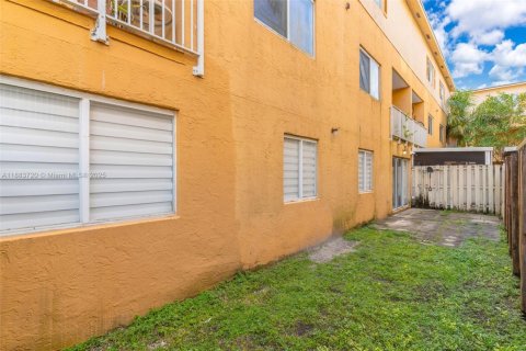 Copropriété à louer à Miami, Floride: 3 chambres, 101.26 m2 № 1929862 - photo 19