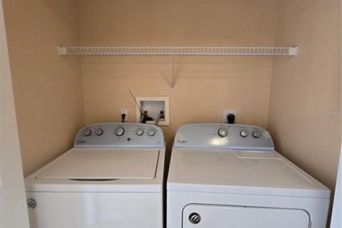 Touwnhouse à louer à Valrico, Floride: 3 chambres, 130.81 m2 № 2431111 - photo 16