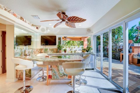 House in Riviera Beach, Florida 3 bedrooms, 247.31 sq.m. № 2190062 - photo 29