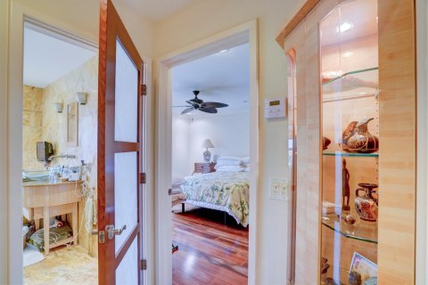 House in Riviera Beach, Florida 3 bedrooms, 247.31 sq.m. № 2190062 - photo 7