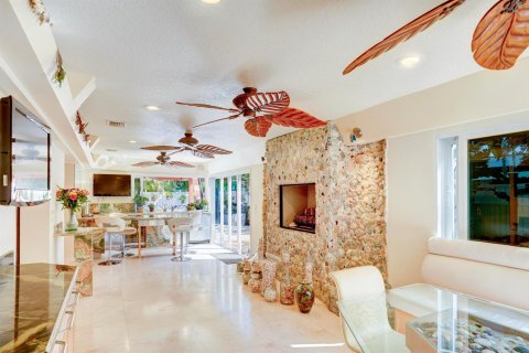 House in Riviera Beach, Florida 3 bedrooms, 247.31 sq.m. № 2190062 - photo 26