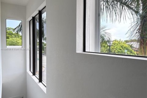 Adosado en alquiler en Homestead, Florida, 3 dormitorios, 130.81 m2 № 1932976 - foto 4