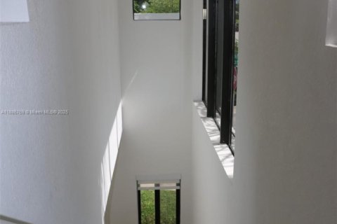 Adosado en alquiler en Homestead, Florida, 3 dormitorios, 130.81 m2 № 1932976 - foto 13