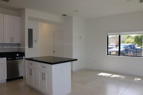 Adosado en alquiler en Homestead, Florida, 3 dormitorios, 130.81 m2 № 1932976 - foto 9