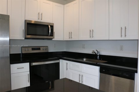 Adosado en alquiler en Homestead, Florida, 3 dormitorios, 130.81 m2 № 1932976 - foto 8