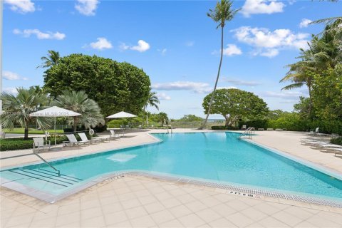 Condo in Key Biscayne, Florida, 2 bedrooms  № 1862442 - photo 11