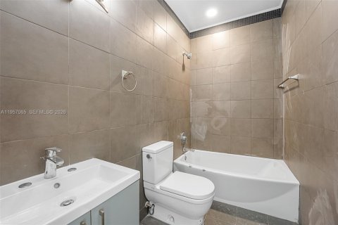 Apartamento en alquiler en Miami Beach, Florida, 2 dormitorios, 106.84 m2 № 2011846 - foto 7